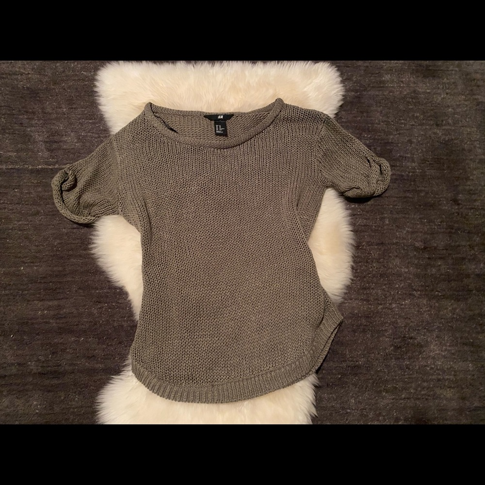 H&M cute knitted top
